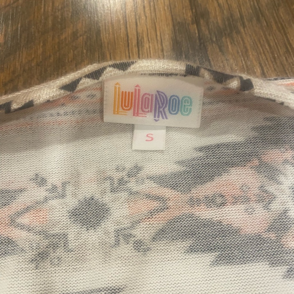 Womens Lularoe Aztec Shirley cardigan kimono size small - Picture 3 of 3